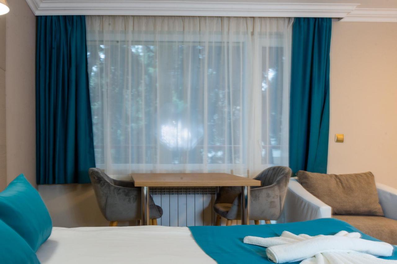 Vemara City Boutique Hotel-Free Parking Varna Exteriör bild