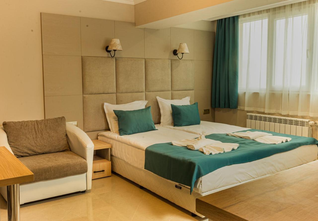 Vemara City Boutique Hotel-Free Parking Varna Exteriör bild
