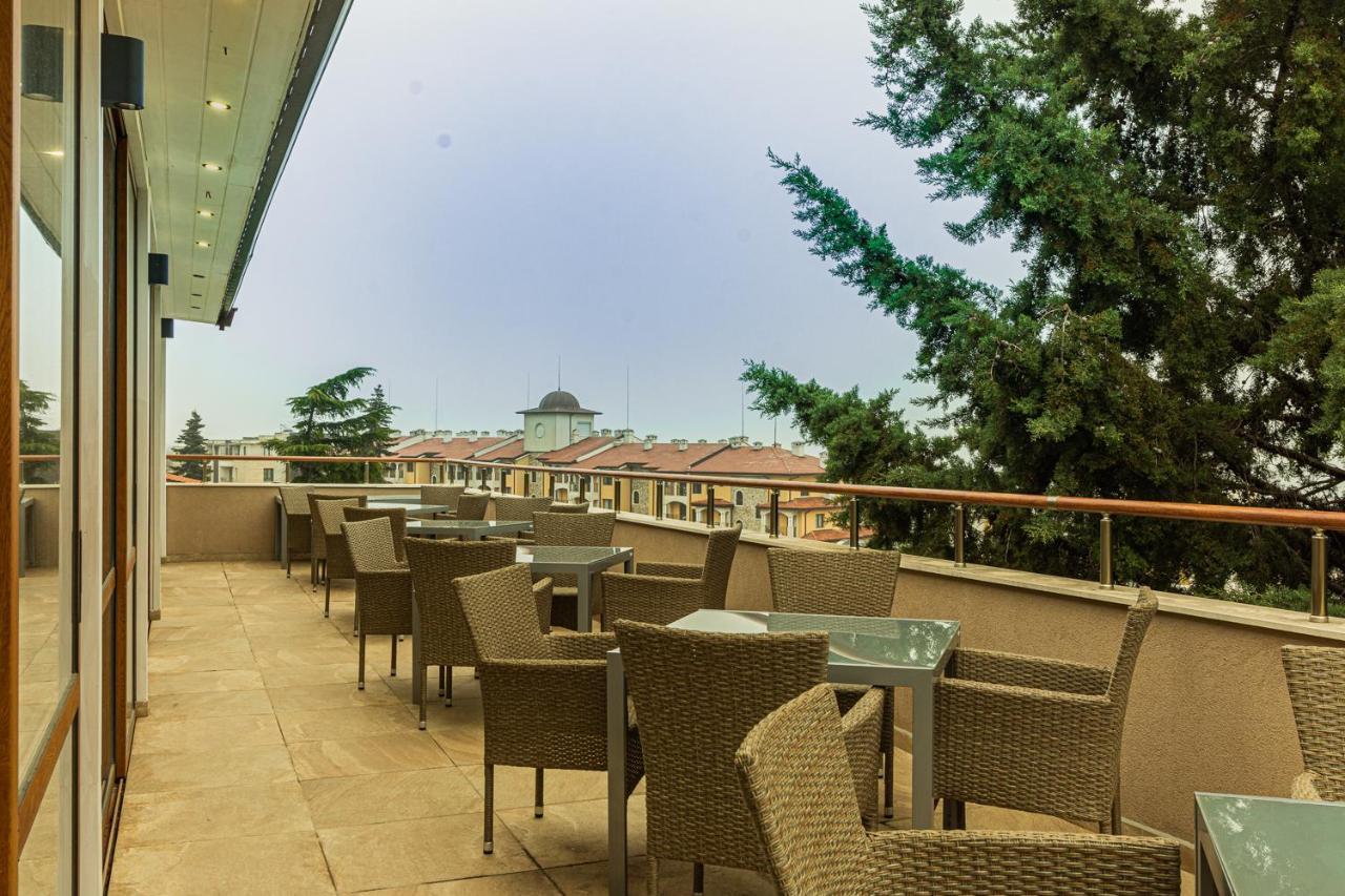 Vemara City Boutique Hotel-Free Parking Varna Exteriör bild
