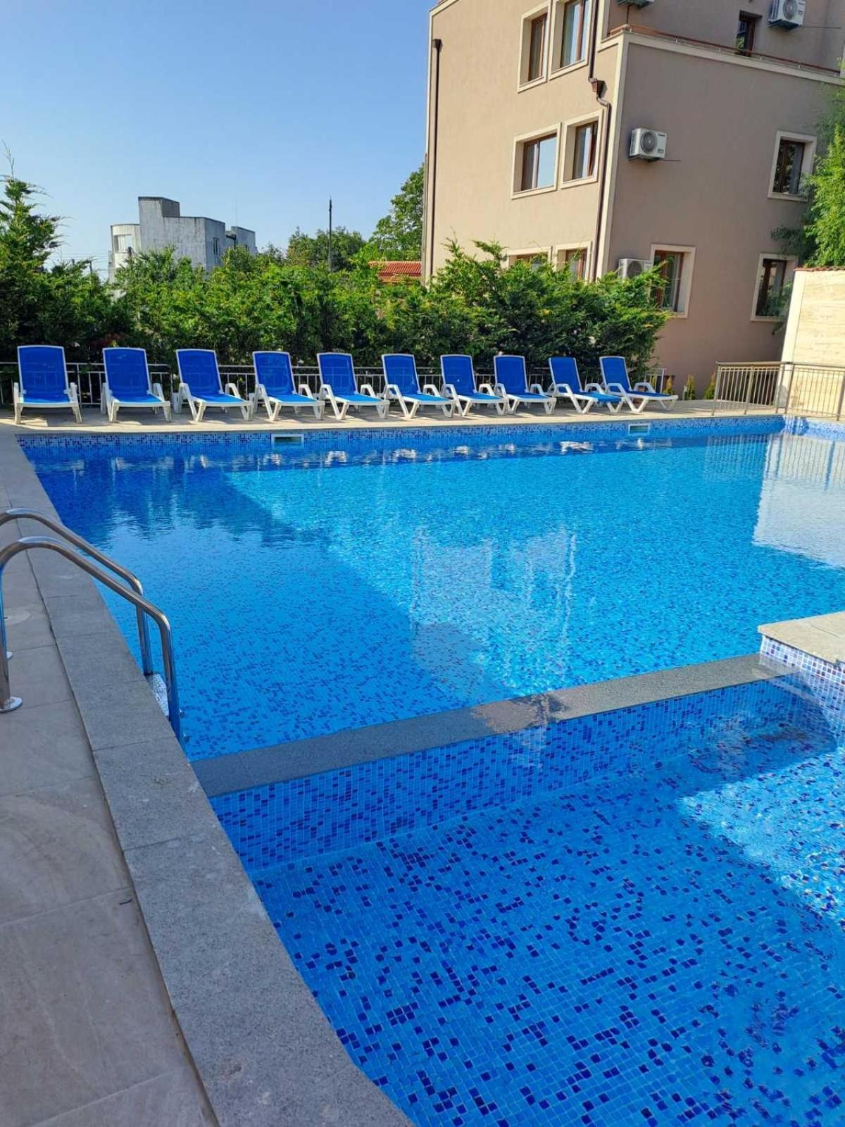Vemara City Boutique Hotel-Free Parking Varna Exteriör bild