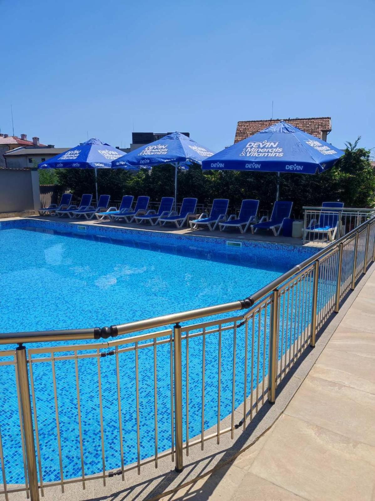 Vemara City Boutique Hotel-Free Parking Varna Exteriör bild