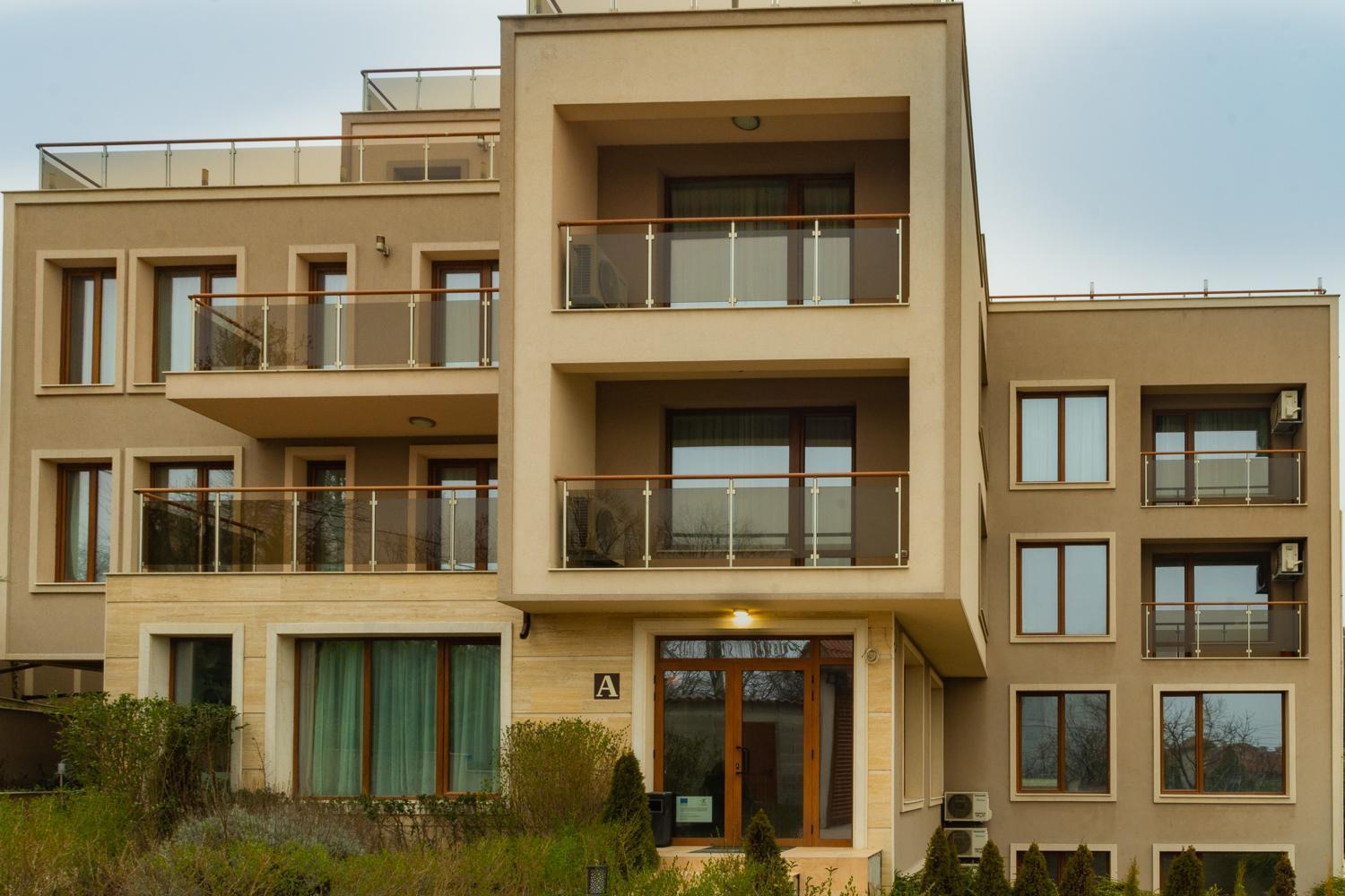 Vemara City Boutique Hotel-Free Parking Varna Exteriör bild